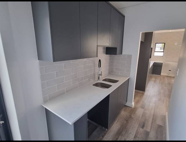3 BEDROOM HOUSE FOR SALE IN SANDOWN